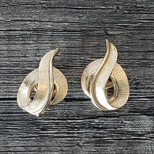 Gold Vintage Crown TRIFARI Curled Leaf Clip On Ear